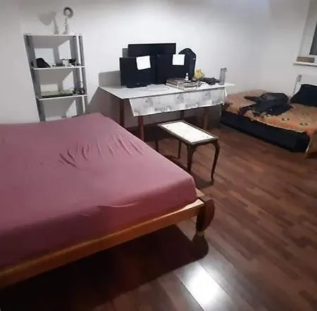 Ali's Apartment